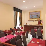 Garibaldi 3*