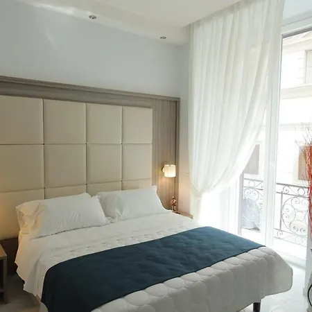 Garibaldi 3*