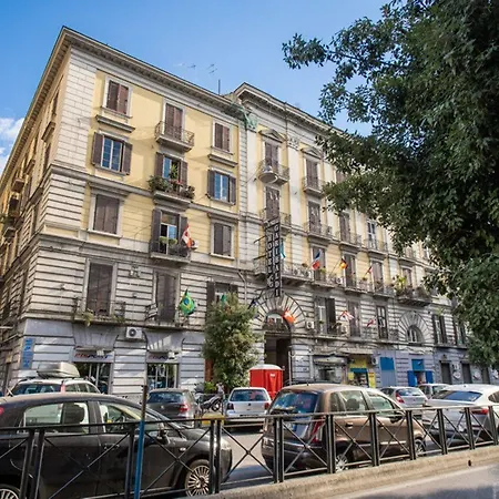 Garibaldi 3* Neapel