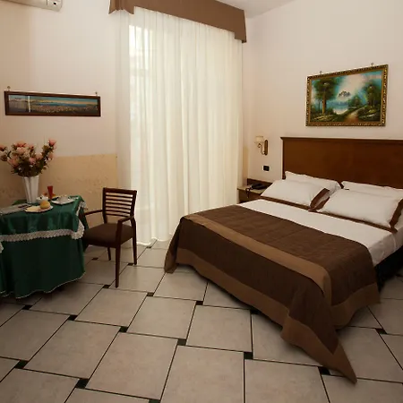 Hotell Garibaldi 3*