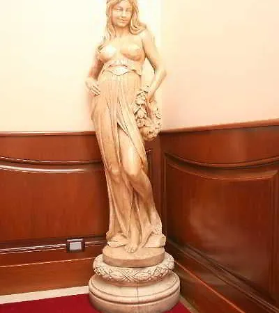 Garibaldi Hotell 3*