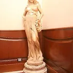 Garibaldi Hotel 3*