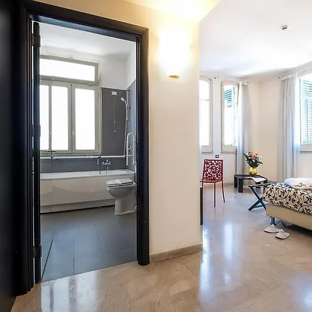 Garibaldi 3* Naples