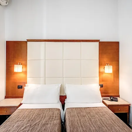 Garibaldi 3* Naples