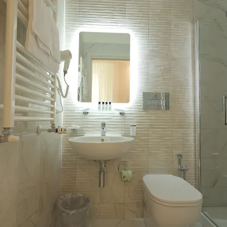 Otel Garibaldi 3*