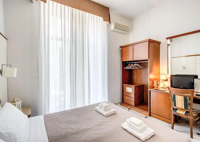 Hotel Garibaldi Nápoles