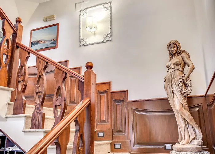 Garibaldi 3* Nápoles