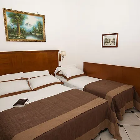 Garibaldi Hotel Napels